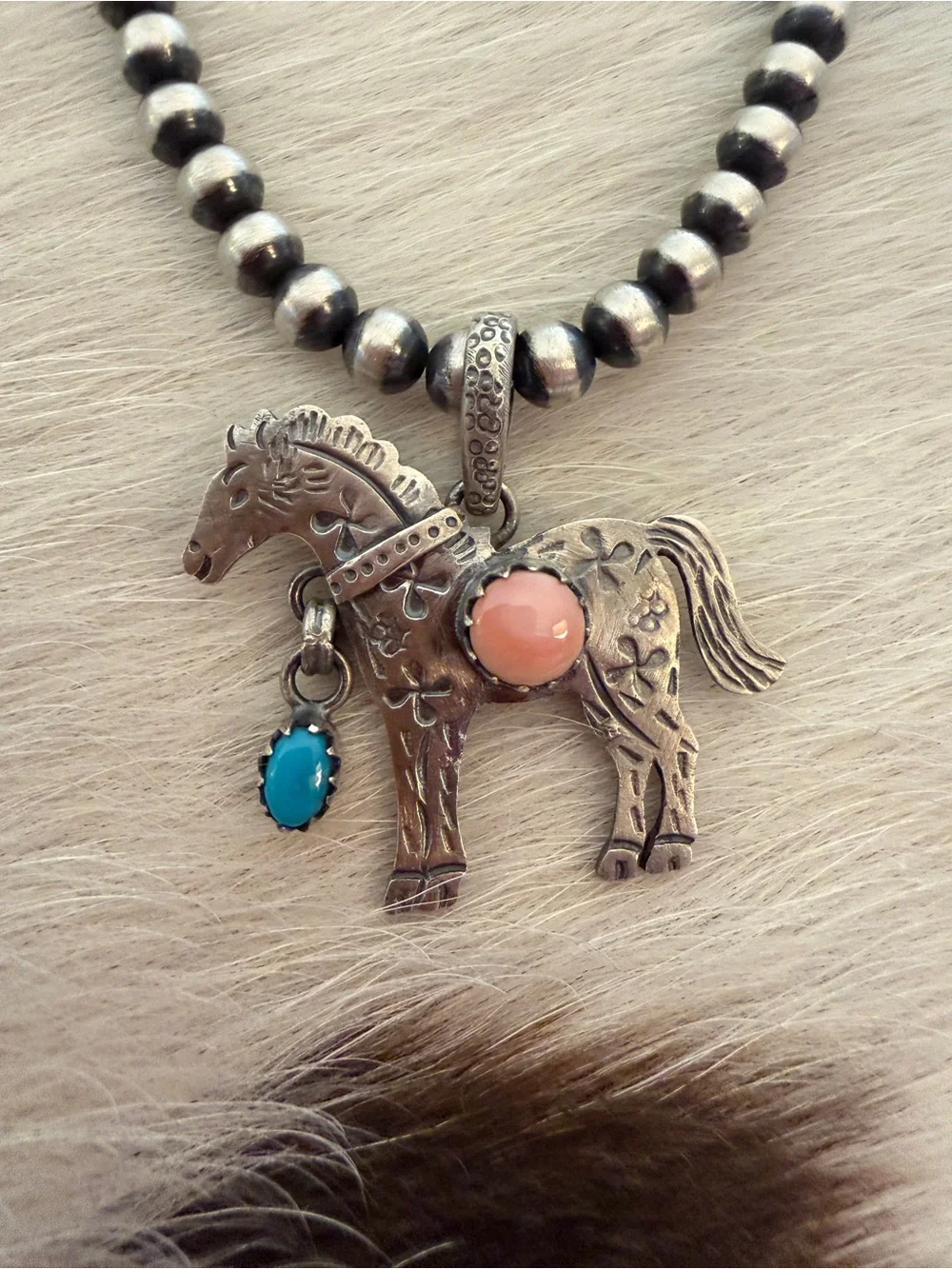 ❤️ Fully Hand Stamped Sterling Horse Pendant Kingman Turquoise Pink Conch 1.28”L - Picture 4 of 10